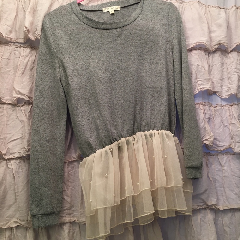 Gray Sweater with Tulle and Pearl detail